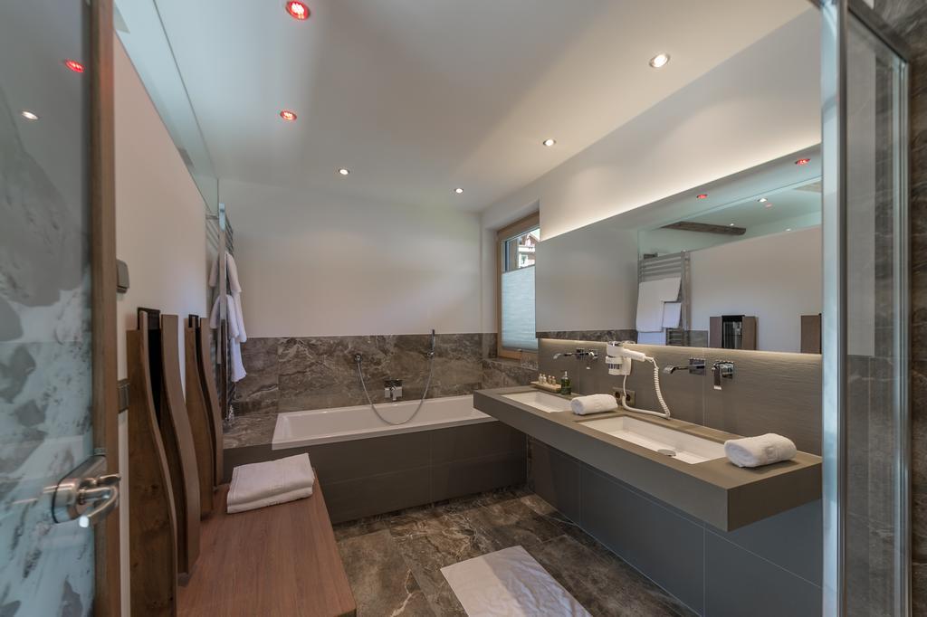Apartment The By Regina